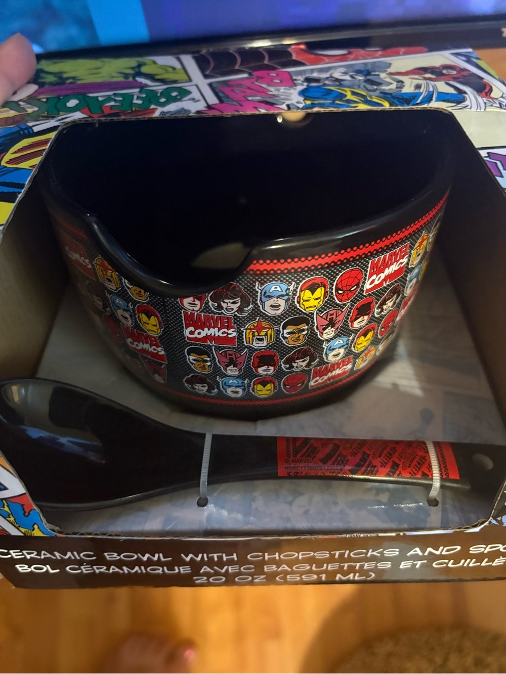 Marvel Black Red Ceramic Ramen Bowl with Spoon